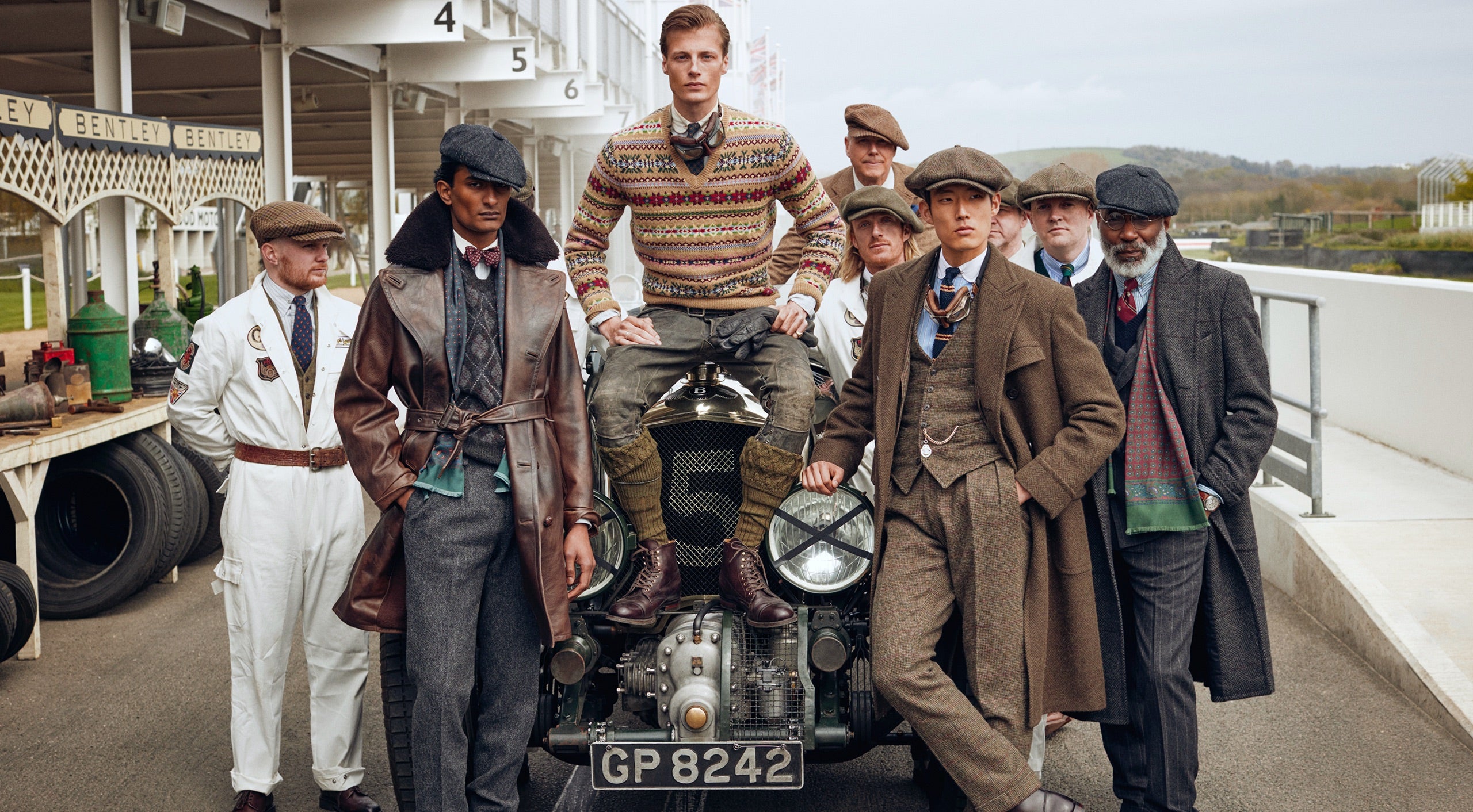 <strong>ON LOCATION</strong><br/><span>This season of Polo Originals, inspired by the golden era of Grand Prix car racing, was photographed at the Goodwood Motor Circuit, which is located in West Sussex, on the 12,000-acre Goodwood Estate. The Circuit has since become known for hosting a number of prestigious motorsport events, including the famous Festival of Speed and Revival.</span> <br/><rlmag_link href="https://www.ralphlauren.it/en/search?cgid=brands-prl-tough-and-refined-cg"><button class="shop-collection">Shop the Story</button></rlmag_link>